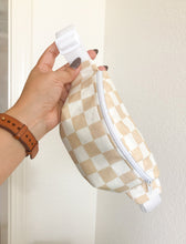 Load image into Gallery viewer, Kiddie Belt Bag: Checkered Nuetral